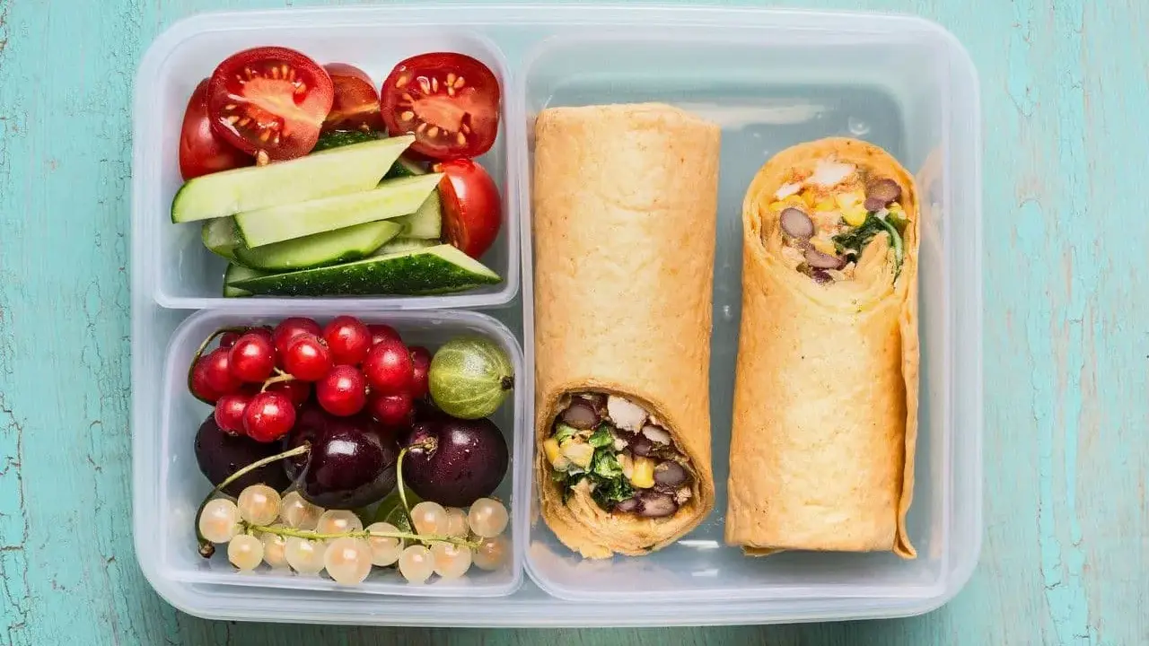 Sałatka z zielonej soczewicy: Jak stworzyć idealny lunchbox na wynos?
