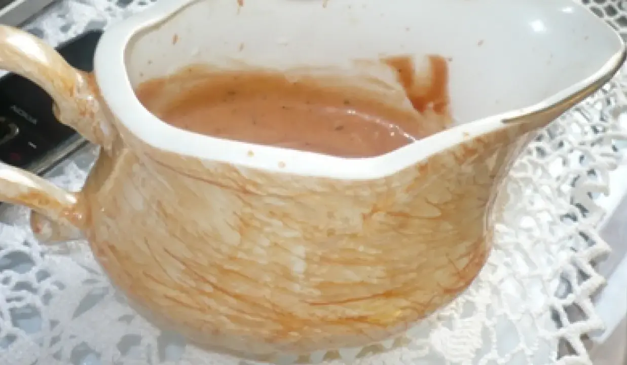 Ketchup z majonezem do frytek? Odkryj sekrety kultowego sosu!