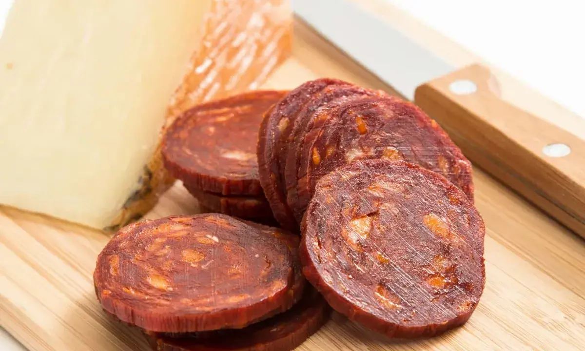 Chorizo: Co to jest? Łagodne czy ostre? Pełny przewodnik.