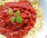 Jak zrobić spaghetti z mięsem mielonym i sosem w prosty sposób