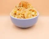 Sałatka z ryżem, kurczakiem, ananasem i curry: Klasyka, która się uda