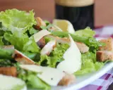 Domowy sos Cezar bez anchois: Odkryj sekret smaku umami!