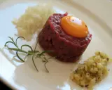 Tatar w burgerowni: Czy jest bezpieczny? Sprawdź, zanim zjesz!