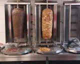 Ile gram mięsa w kebabie? Zaskakujące różnice, które musisz znać