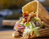 Jak wygląda kebab w Turcji? Odkryj wyjątkowe smaki i style serwowania