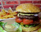 Mięso kraftowe czy mielone z kuli? Wybierz idealny burger!