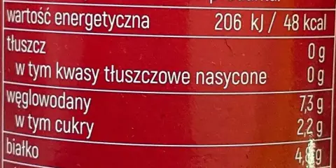 Etykieta z informacją o wartościach odżywczych sosu sojowego: 48 kcal w 100 ml. Zawiera węglowodany, białko i sól.