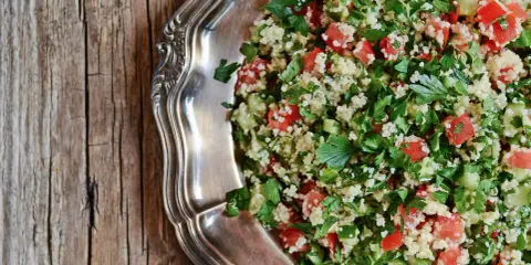 Mistrzostwo Tabbouleh: przepis na libańską sałatkę z pietruszką