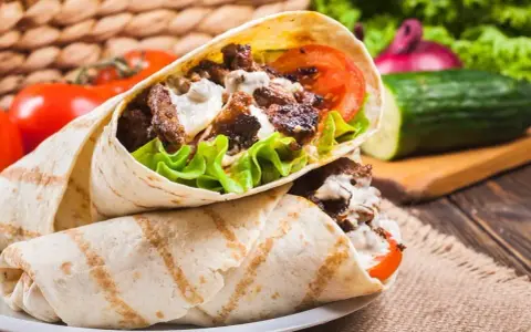 Ile kcal ma kebab na cienkim - zaskakujące fakty o kaloriach