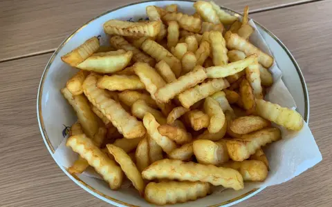 Jak zrobić frytki w frytkownicy beztłuszczowej Tefal i uniknąć błędów