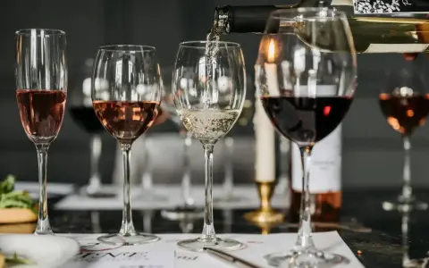 Degustacja win: różowe, białe i czerwone. Zastanawiasz się, ile kalorii ma wino?