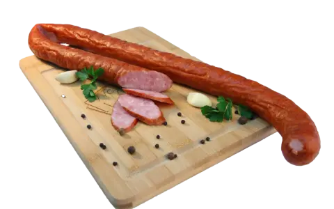 Ile kalorii ma kiełbasa podwawelska? Sprawdź wartości odżywcze