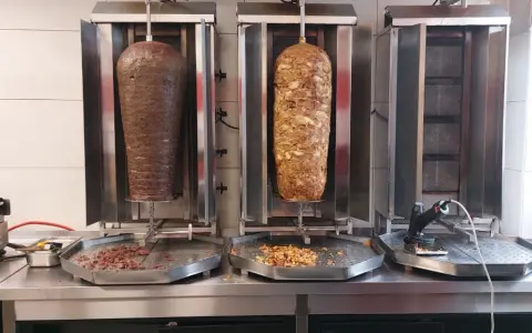 Ile gram mięsa w kebabie? Zaskakujące różnice, które musisz znać