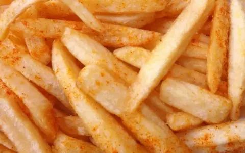 Jak piec mrożone frytki w piekarniku, aby były chrupiące i smaczne