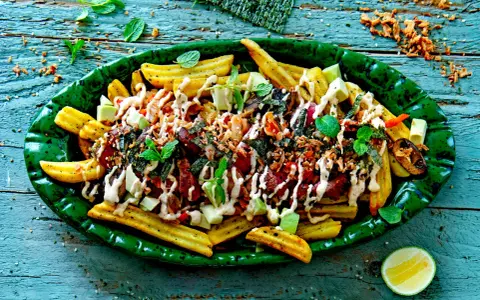 Loaded fries: Odkryj przepisy na frytki z dodatkami, które pokochasz!