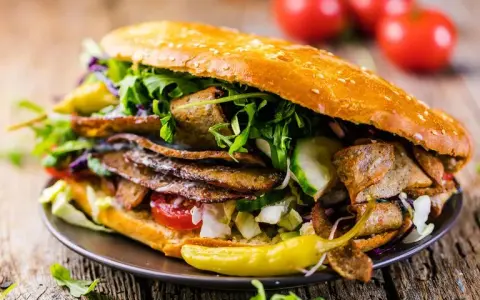 Czy kebab jest niezdrowy? Odkryj ukryte zagrożenia dla zdrowia