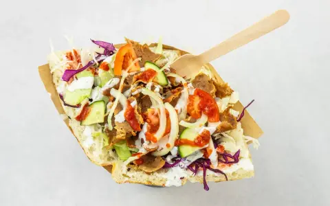 Kebab: Bułka czy Rollo? Nie forma, a lokal decyduje o mięsie!