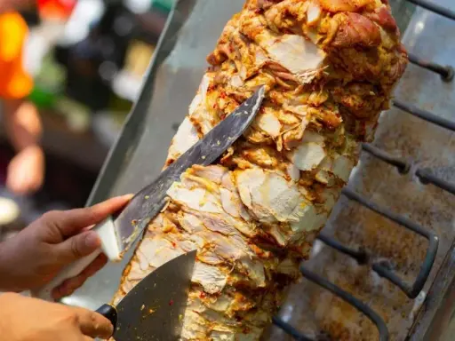Ile kalorii ma kebab z kurczakiem? Zaskakujące różnice w kaloryczności