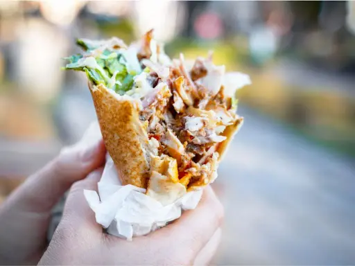 Ile kcal ma tortilla kebab? Zaskakujące różnice w kaloriach!
