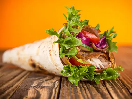 Kebab na kacu? Zobacz, co naprawdę pomoże i czego unikać!