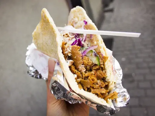 Kebab w ciąży: Czy to bezpieczne? Poradnik eksperta