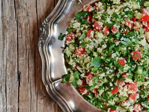 Mistrzostwo Tabbouleh: przepis na libańską sałatkę z pietruszką