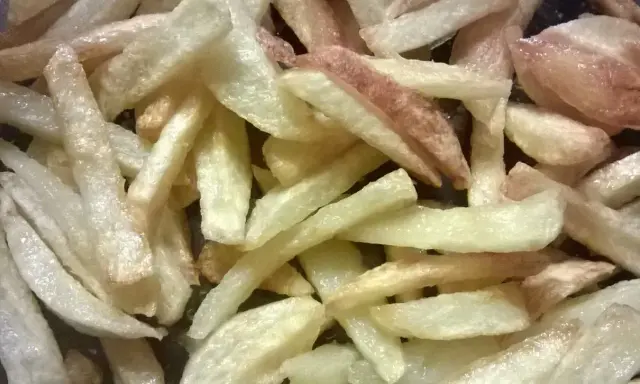Frytki na smalcu: przepis na chrupkość i smak, jakich nie znasz!