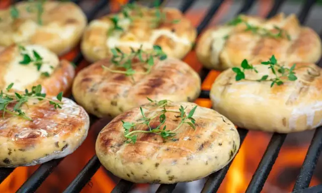 Feta czy Halloumi w kebabie? Odkryj swój idealny smak!