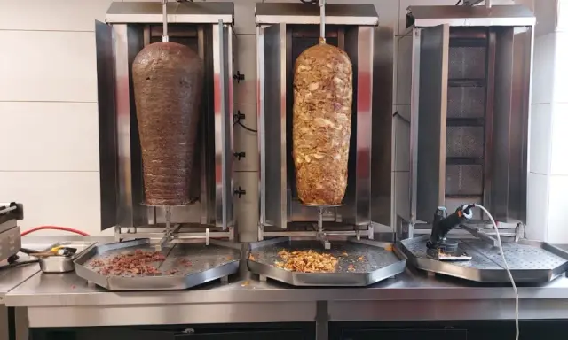 Ile gram mięsa w kebabie? Zaskakujące różnice, które musisz znać