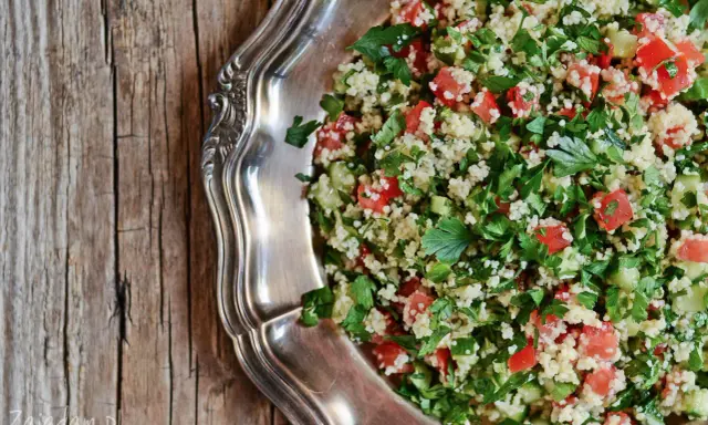 Mistrzostwo Tabbouleh: przepis na libańską sałatkę z pietruszką