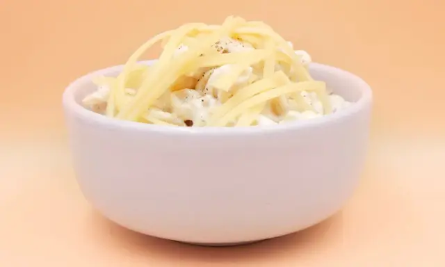 Szybki i zdrowy sos z jogurtu naturalnego do makaronu w 5 minut