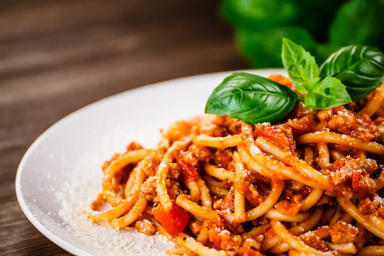 Zdjęcie Jak zrobić spaghetti z mięsem mielonym i sosem w prosty sposób