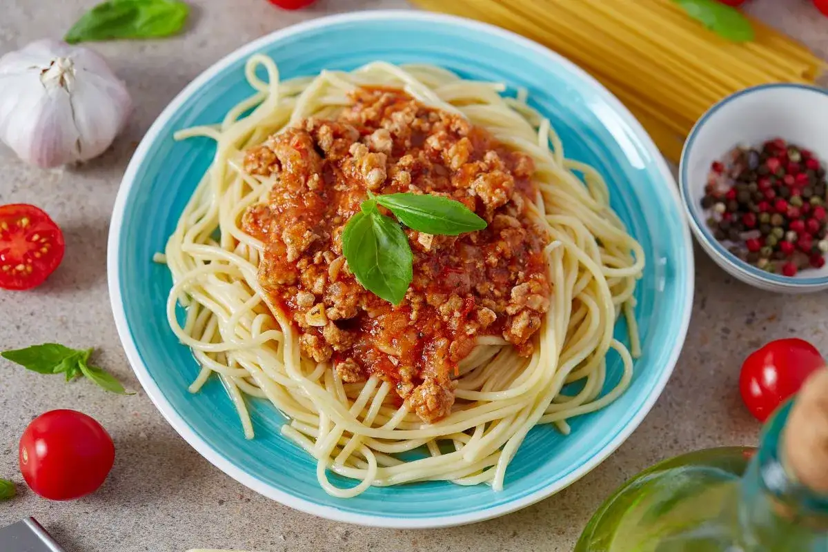Zdjęcie Jak zrobić sos do spaghetti z przecieru - łatwy przepis na pyszny smak