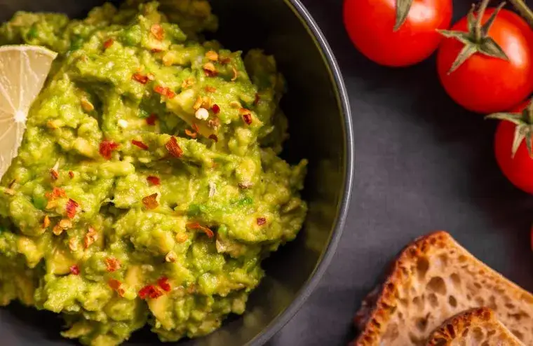 Zdjęcie Jak uratować gorzkie guacamole i przywr&oacute;cić mu smak