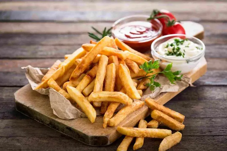 Zdjęcie Ile powinny się piec frytki w piekarniku, aby były chrupiące?